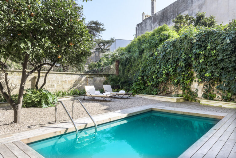 Palazzo_Maresgallo_-_dimora_storica_-_b_b_-_luxury_-_Lecce_-_Salento_-_Holiday_-_vacanza_-_pool_-_garden